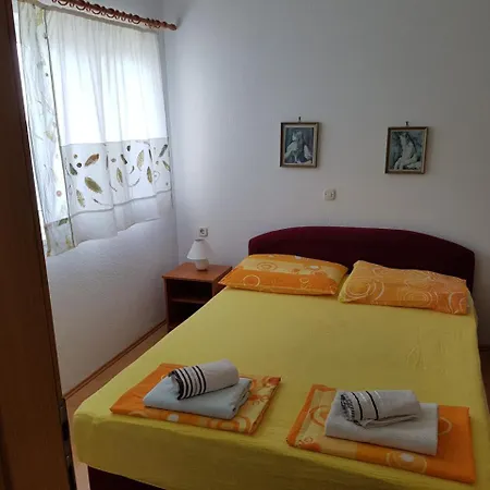 Jereb 招待所 德朗西斯