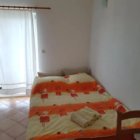 Jereb 招待所 德朗西斯