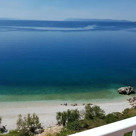 Πανσιόν Jereb 3*